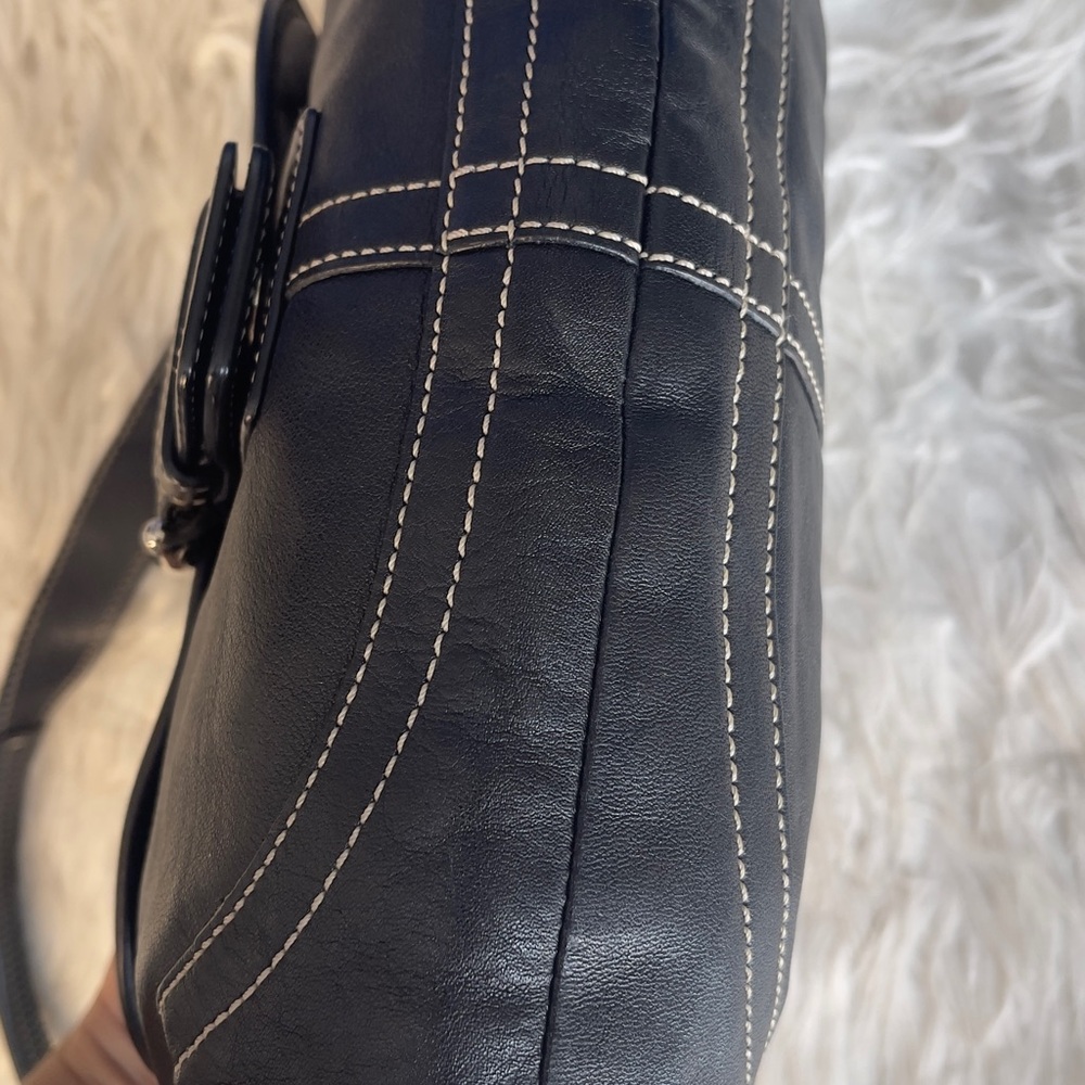 Vintage Coach Black Leather Shoulder Bag with Silver Accents - Picture 11 of 14